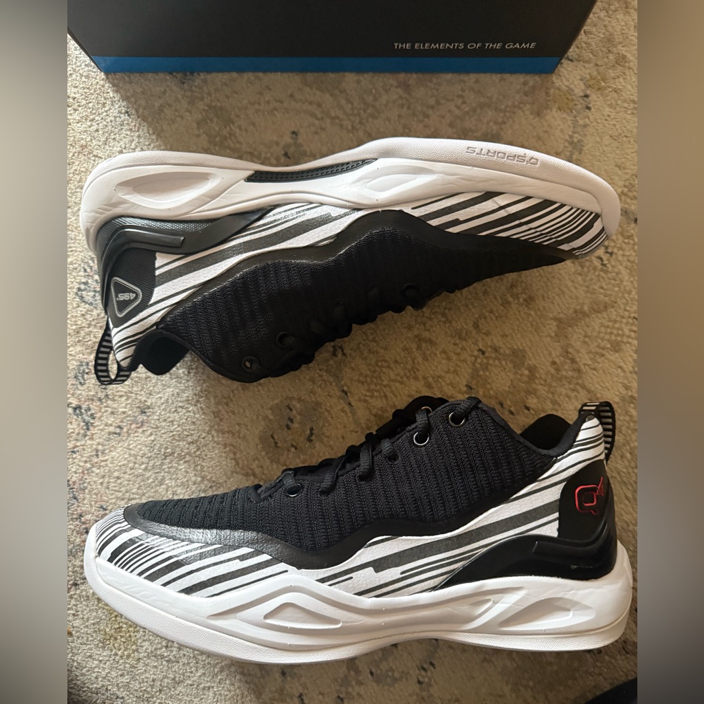 Q4 White Streak 495 Lo Sp Mens Sneakers BlackWhite Size 10 Brand New
